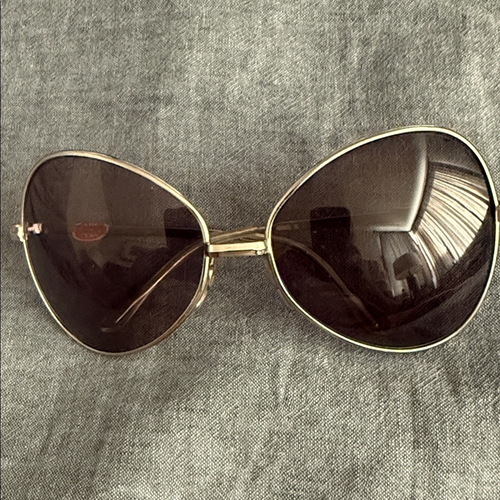 Vintage Dead-stock Oversized Unbranded Sunglasses